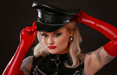 dominas köln|Bizarrlady Liz, Domina, Bizarrlady und Switcherin im .